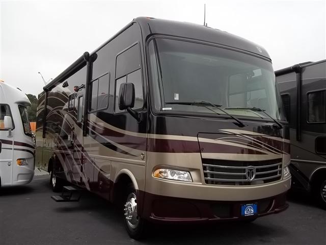 2013 THOR MOTOR COACH DayBreak